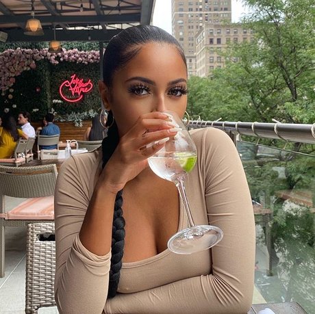 belle ladyboy onlyfans sexy en haute qualité image