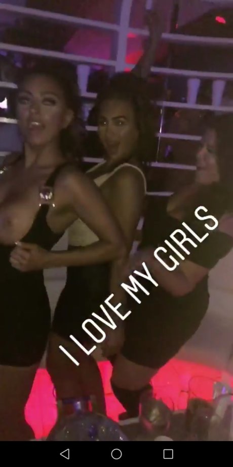 Natasha Sandhu actrice nue images