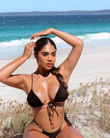 Maria Perez_ étoile gratuite des photos