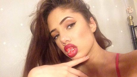 Saoirse Alicia Behzadi_ art star du porno photos