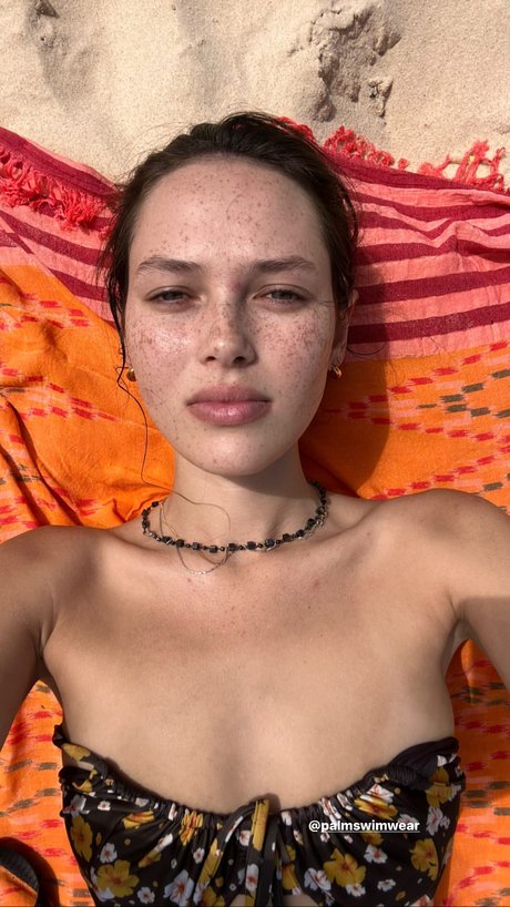 Naomi Stevens_ modèles nus collection