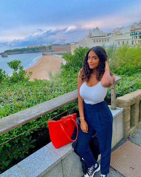 Rionma art de star du porno photos