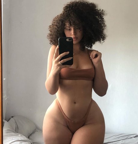 Valeria Vendetta star du porno gratuit galerie