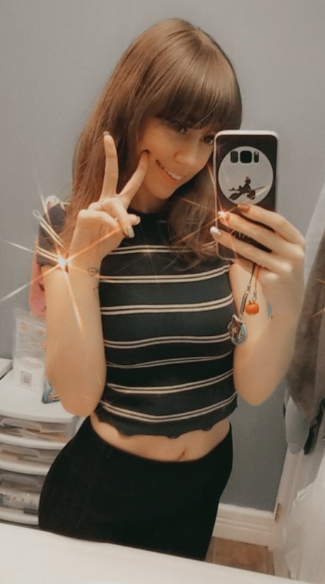 Yanderekamii modèle de sexe photo