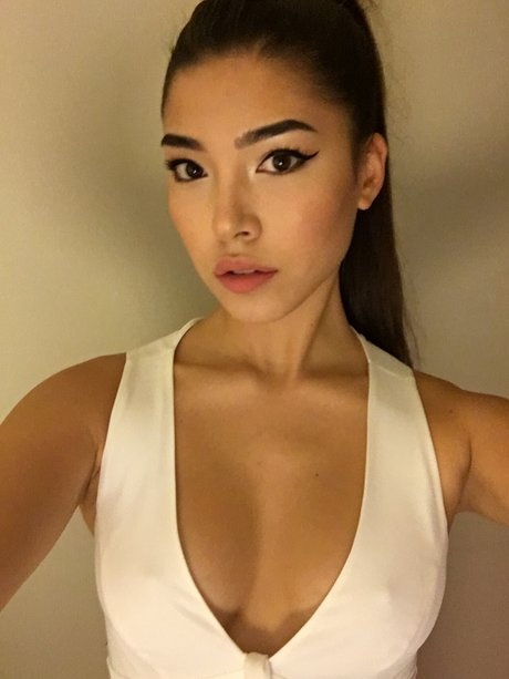 Emilymisi star du porno nue photos