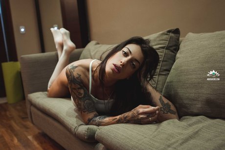 Evelyn Perez beau modèle galeries