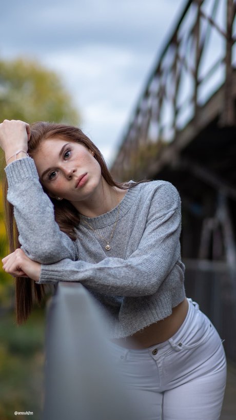 Anouk modèle xxx des photos