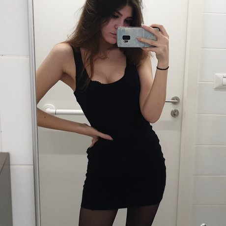 Babyyy Gorilla mannequin photos