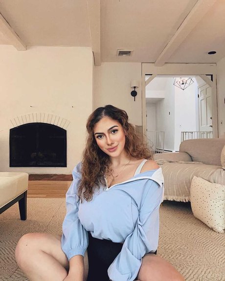 Ivel Pesantez sexe star image