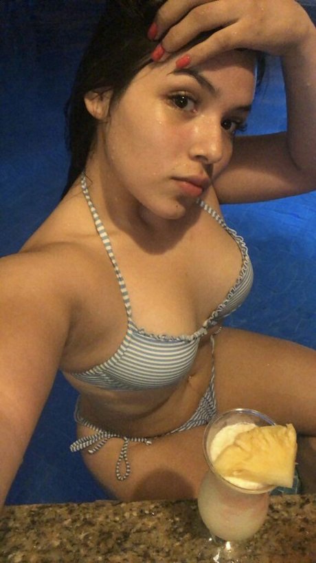 Aylin Guevara modèle pornographique collection