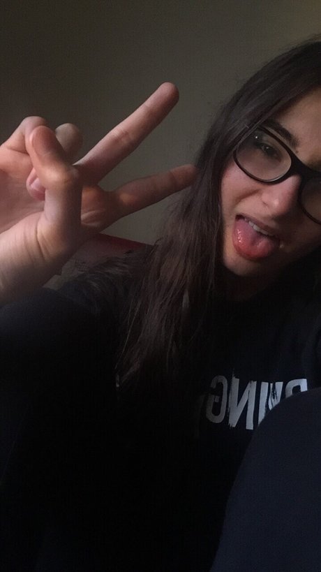 Loser Dyke actrice hd img