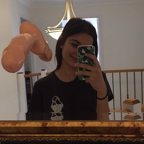 Loser Dyke star du porno en haute qualité images