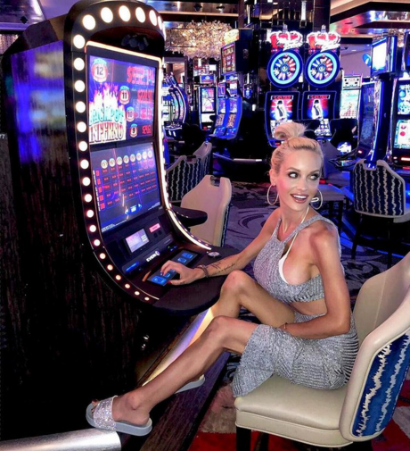 Ramona Perthel art de star du porno galeries