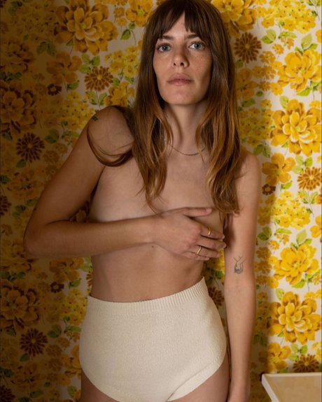 Emily Labowe sexe star image