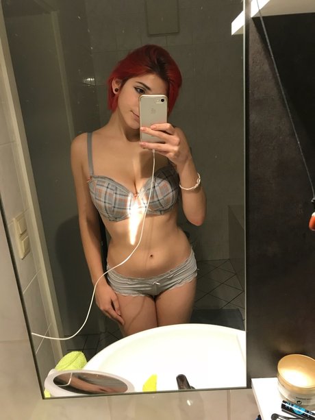 Julez Notyourwaifu modèle de haute qualité photo