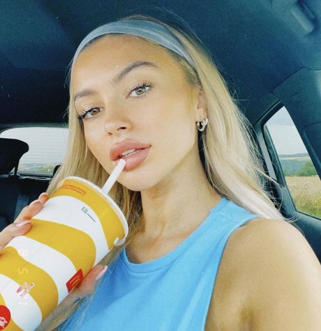 influenceur des médias sociaux onlyfans haute qualité images