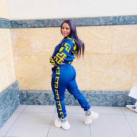 Sharon Gambu star du porno gratuite galeries