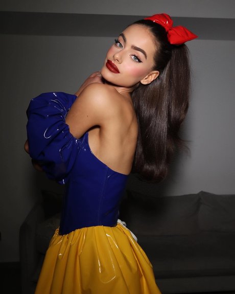 Yael Shelbia modèle adulte archive