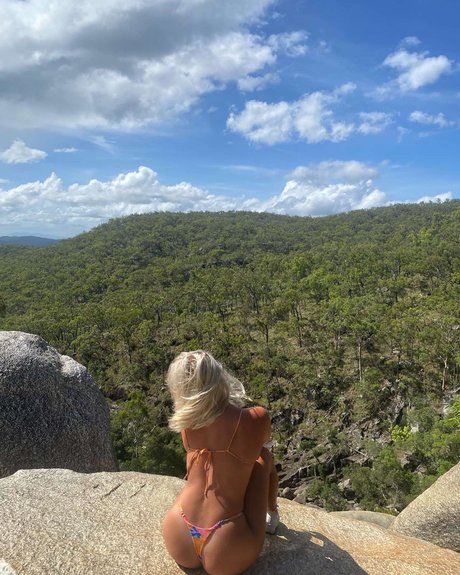 Jayger Hembling actrice sexy img