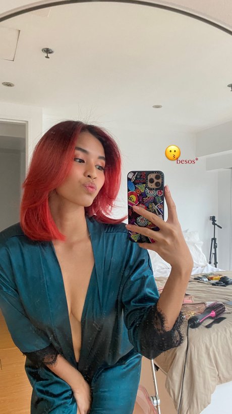 Alexis Corbi star du porno de haute qualité image