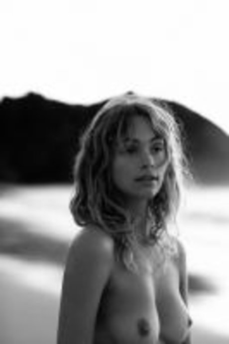 Nikki Hillier star pornographique photo