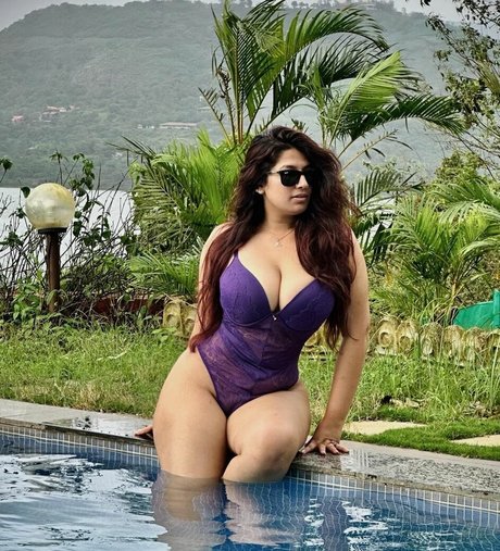 Rasha Kirmani modèle chaud photos