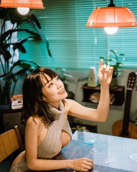 Queenie Lam actrice érotique photo