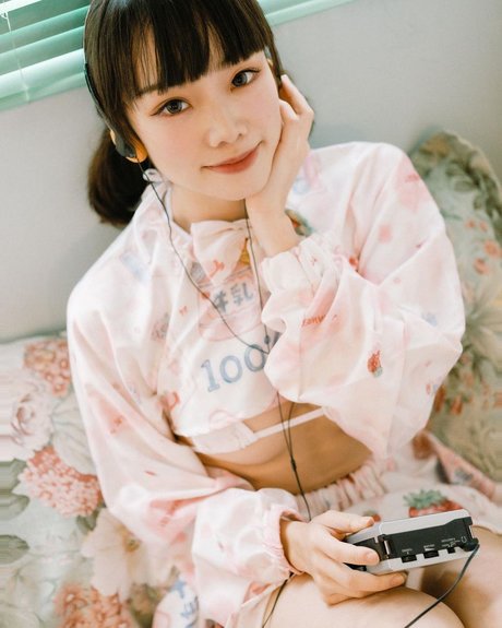 Queenie Lam modèle de sexe img