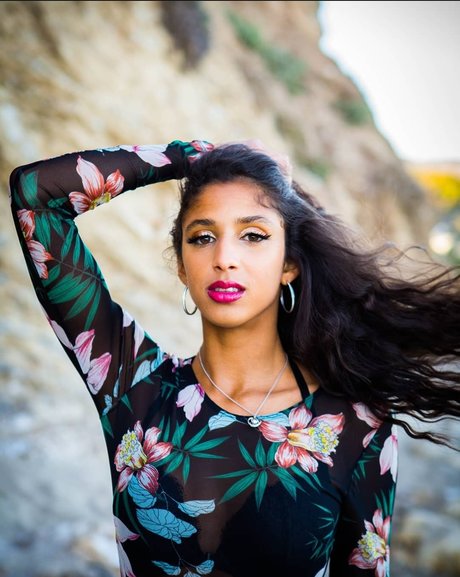 Sara Sandal étoile hd images