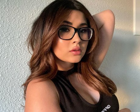 _Jydn lol modèle nu collection