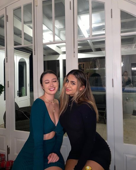 Issy Hecxo_ belle actrice archive