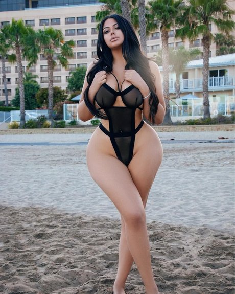 Cali Noelle étoile hd des photos