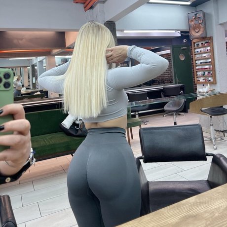 maman ébène onlyfans assez exclusif des photos