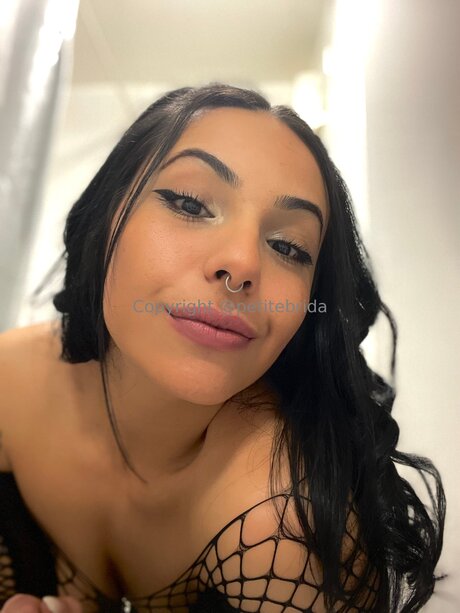 Freepetitebrida modèle porno image