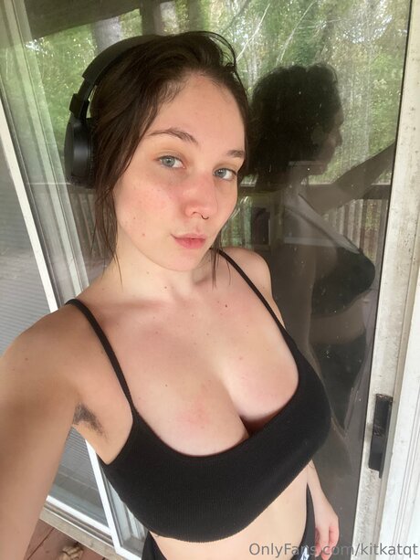 Kitkatqt étoile érotique des photos