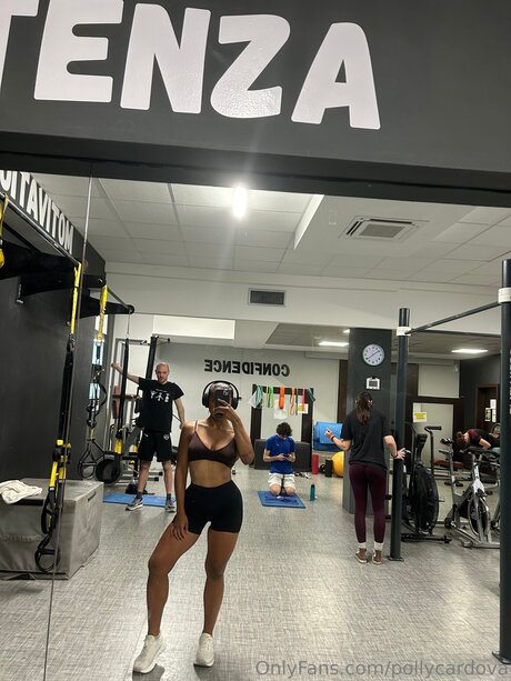 Pollycardova jolie actrice images