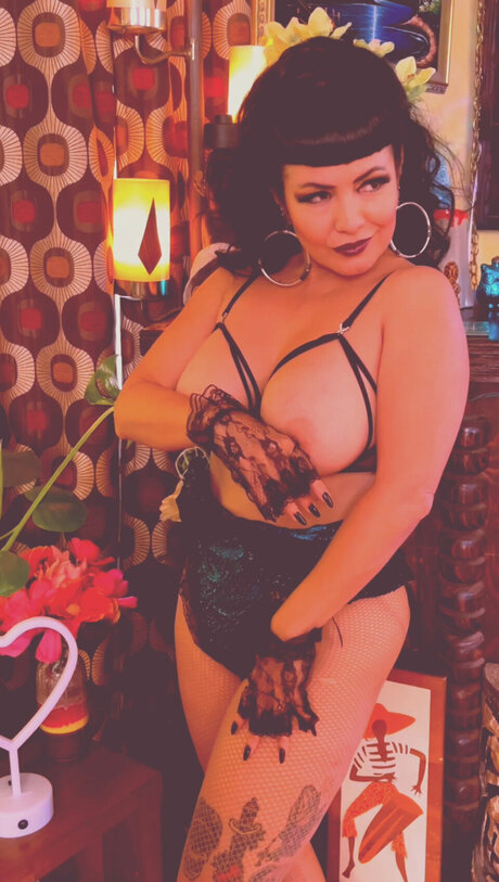 Rubychampagne star du porno parfaite des photos