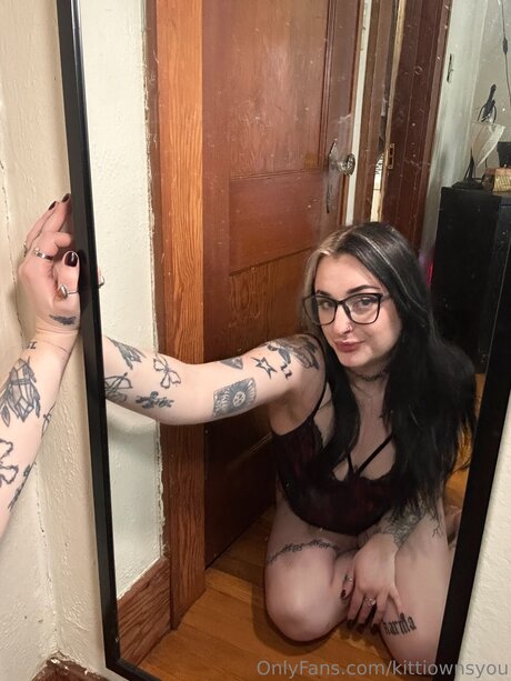 Kittiownsyou modèle hd images