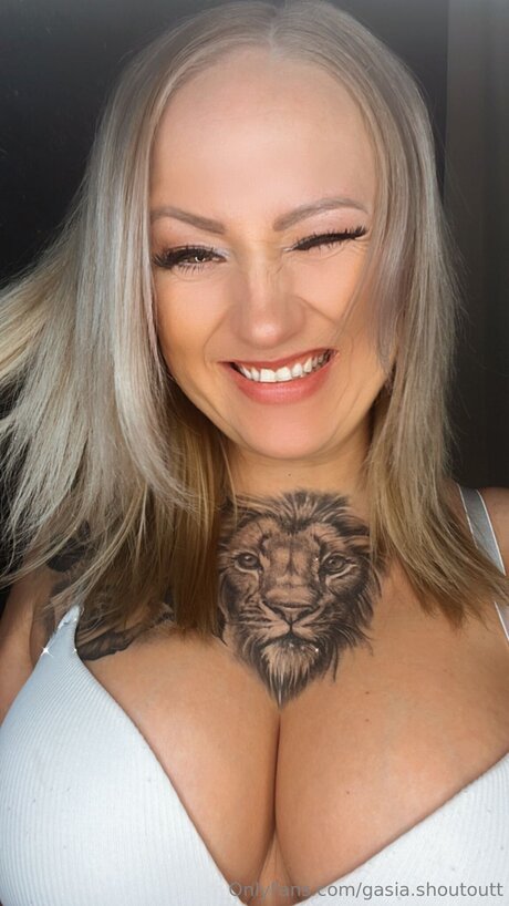 Gasia Shoutoutt star du porno gratuite photo