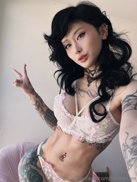 Fantomhoneyxlee belle star du porno photos