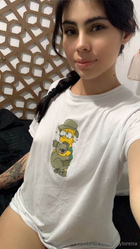 Tinylorena étoile nue photos