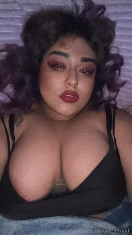 Yaz Erandi xxx étoile img