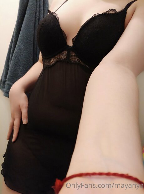 Mayanya actrice sexy collection