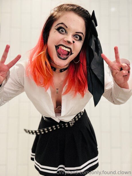 Only Found Clown modèle parfait archive