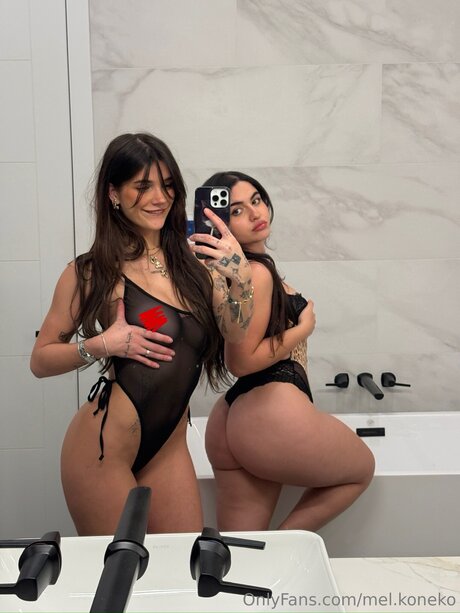 Mel Koneko star du porno belle collection