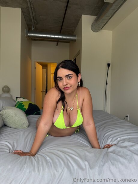 Mel Koneko étoile gratuite galeries