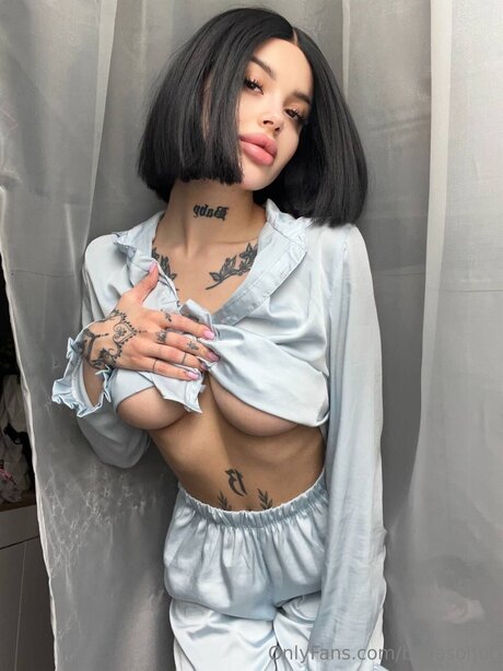 Bellasohot modèle nu image