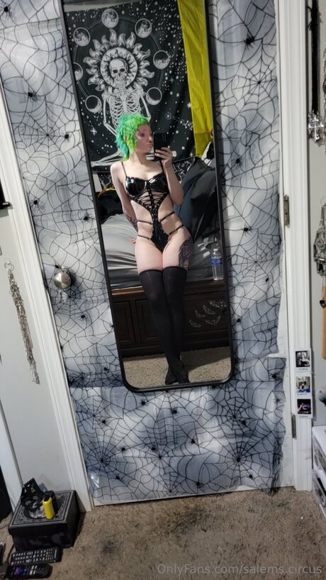 Salems Circus étoile érotique img