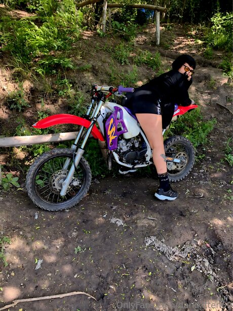 Milita Milita modèle adulte photo