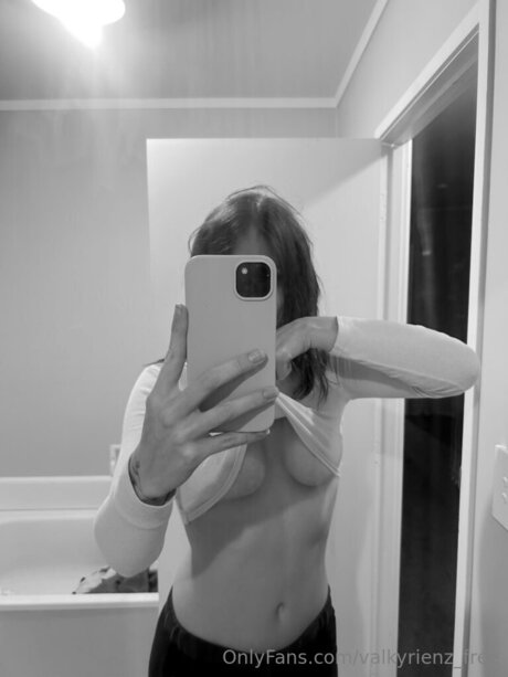 Valkyrienz Free modèle magnifique photos